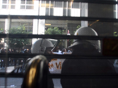 Ένταση με μέλη της ΣΠΙΘΑΣ έξω από το Υπ. Οικονομικών