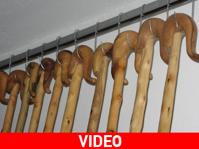 Ο Αϊβαλιώτης, ο Άδωνις και η…γκλίτσα