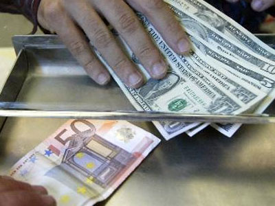 Υποτιμήθηκε το ευρώ έναντι ξένων νομισμάτων