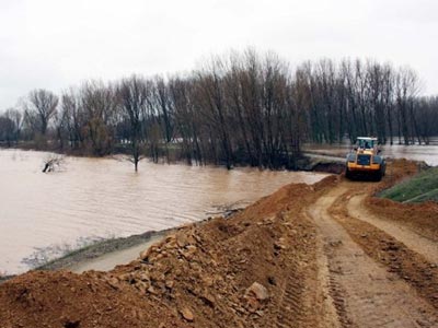 Δύσκολη νύχτα στον Έβρο λόγω των πλημμυρικών φαινομένων