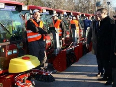 Σαπίζουν οι Φεράρι του Δήμου Θεσσαλονίκης