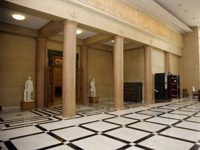 Ο Γερμανός Πρέσβης και ο αγέλαστος λύκος