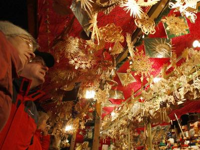 Από τις 15 Δεκεμβρίου το εορταστικό ωράριο