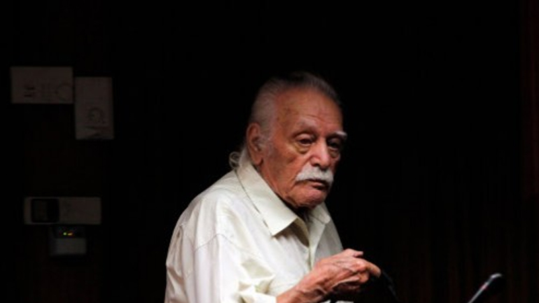 Ο Μανώλης Γλέζος στον Βόλο