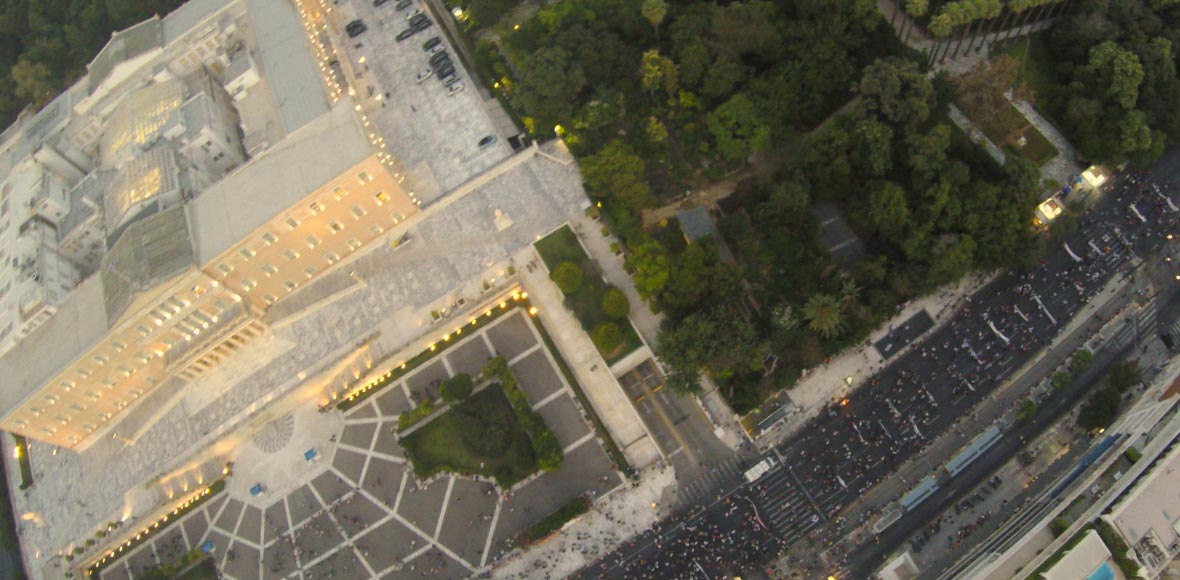 To Σύνταγμα από ψηλά…