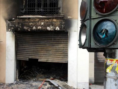 Οι οδηγοί πληρώνουν τα… σπασμένα φανάρια