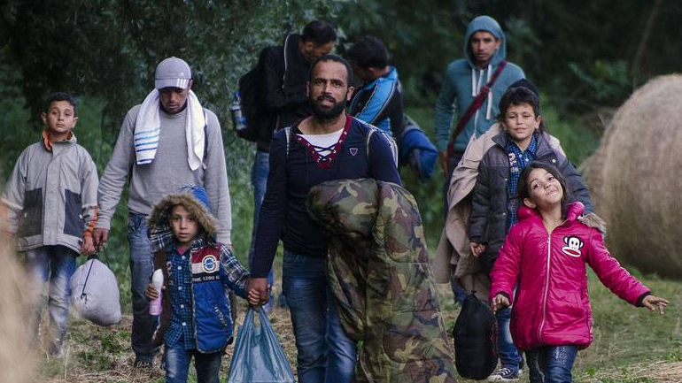 Εγκλωβισμένοι στη Σερβία χιλιάδες πρόσφυγες