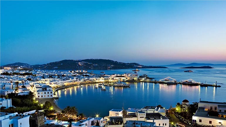 Διαμαρτυρία του Δήμου Μυκόνου για τις πλωτές εξέδρες μπροστά σε βίλες