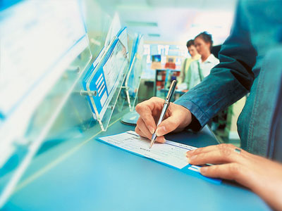 Παχυλά τα εμβάσματα μεταναστών στο εξωτερικό