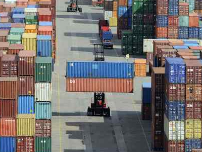 Νεα «βουτιά» κατέγραψαν οι εξαγωγές