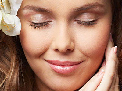 Όμορφα μαλλιά κι επιδερμίδα – Τι χρειάζεται για την τόνωσή τους