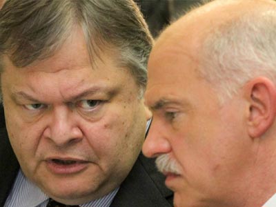 Στα άκρα η κόντρα Βενιζέλου-Παπανδρέου