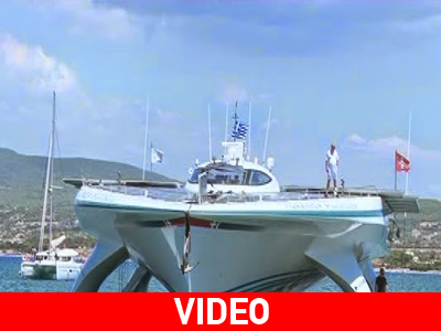 Το μεγαλύτερο ηλιακό Catamaran στο λιμάνι της Κορίνθου