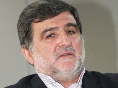 «Να συμμαζευτεί ο Πρύτανης»