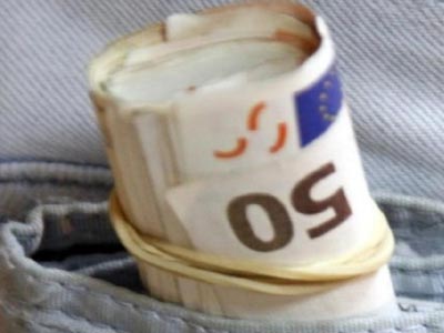 Έκλεβαν πολίτες μέσα στη ΔΟΥ Αμαλιάδας