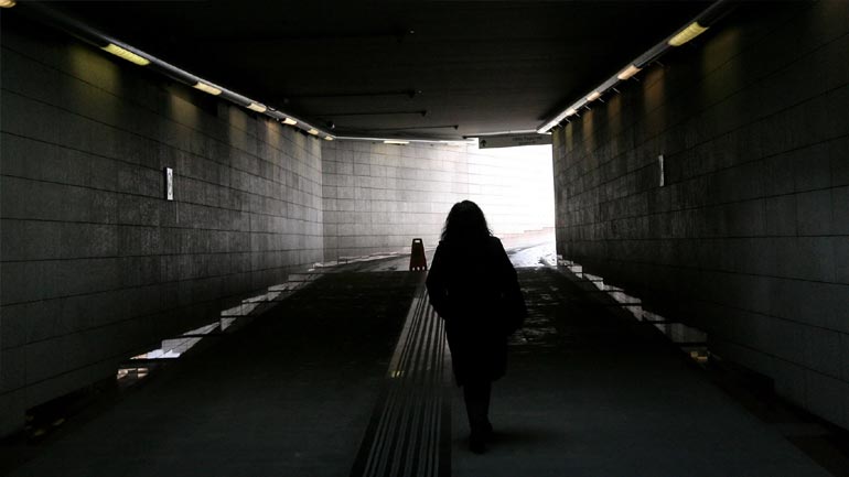 Ευρωβαρόμετρο: Ελαφρώς καλύτερα βλέπουν το μέλλον οι Έλληνες