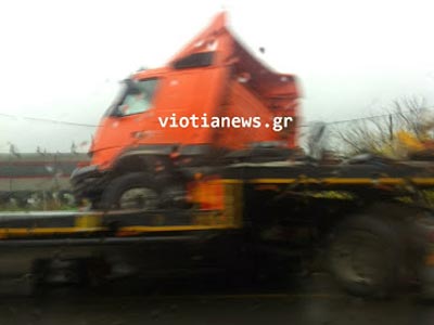 Τροχαίο με νταλίκα στο ίδιο σημείο με τη φονική καραμπόλα