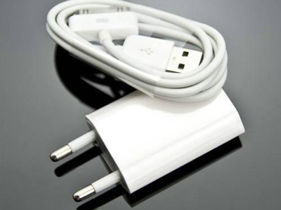 Η Apple ανακαλεί φορτιστή για iPhone στην Ελλάδα