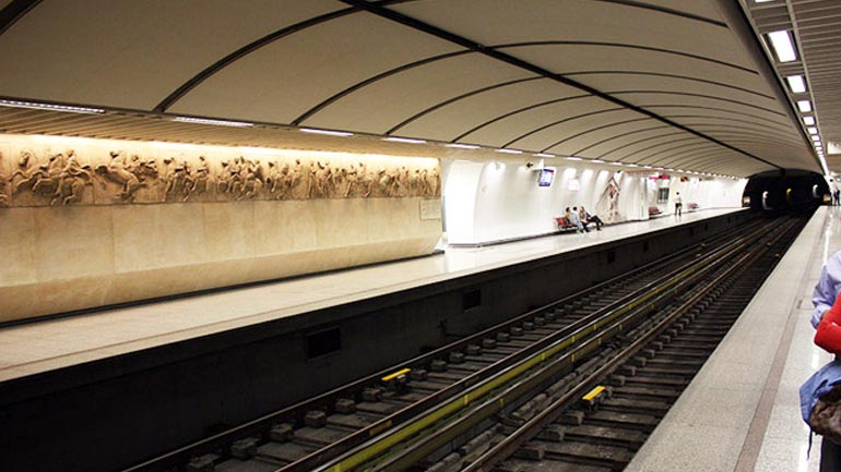 Άνδρας ανασύρθηκε νεκρός στο σταθμό «Ακρόπολη» – Παρασύρθηκε από συρμό