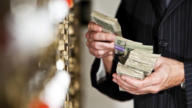 Ξένα funds ενδιαφέρονται για επενδύσεις στην Ελλάδα