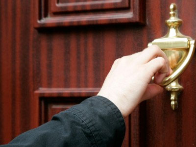 Απαγορεύονται οι έφοδοι του ΣΔΟΕ σε σπίτια άνευ εισαγγελέα