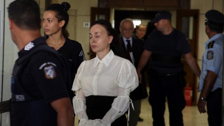 Τσοχατζόπουλος: Η Βίκυ και εγώ πληρώνουμε τις αμαρτίες του πολιτικού συστήματος