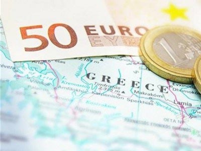 Με την πλάτη στον τοίχο για το πλεόνασμα