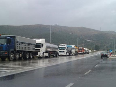 Οδηγός νταλίκας χρησιμοποιούσε πλαστές πινακίδες για να μην πληρώνει διόδια