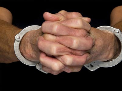 Χειροπέδες σε επιχειρηματία για χρέη 72 εκατ. ευρώ