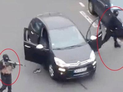 Charlie Hebdo: Τρεις δράστες εμπλέκονται στην επίθεση
