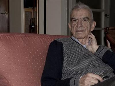 Άνθρωποι των γραμμάτων μιλούν για την απώλεια του Μένη Κουμανταρέα Άνθρωποι των γραμμάτων μιλούν για την απώλεια του Μένη Κουμανταρέα