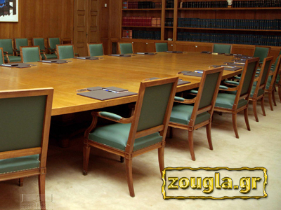 Σε αναμμένα κάρβουνα για τον ανασχηματισμό