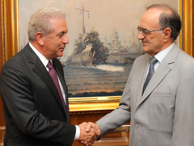 Συνάντηση Αβραμόπουλου-Σούρλα για τη νοθεία των καυσίμων