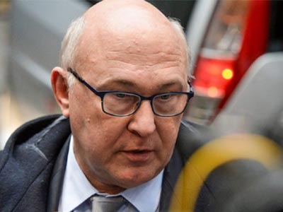 Σαπέν: Πρέπει να κάνουμε τα πάντα για να παραμείνει η Ελλάδα στο ευρώ