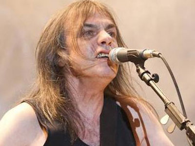 Από άνοια πάσχει ο κιθαρίστας των AC/DC