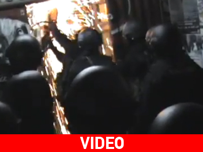 Η επιχείρηση της ΕΛ.ΑΣ. στην κατάληψη της ΔΕΛΤΑ on camera