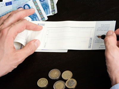 Στα 303,6 εκατ. ευρώ οι ακάλυπτες επιταγές