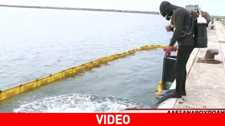 Προσπάθειες ανέλκυσης ναυαγίου στο λιμάνι της Αλεξανδρούπολης