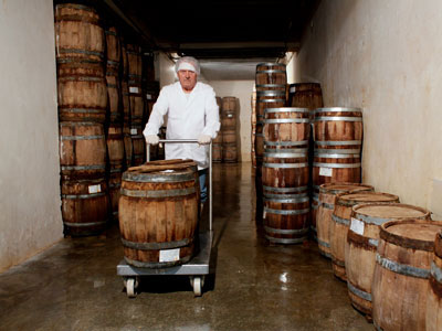 Μοιράστηκαν 36 τόνοι φέτας σε άπορους