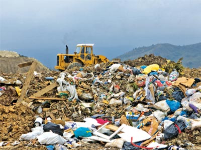 Ευρω-«καμπάνα» για τις χωματερές