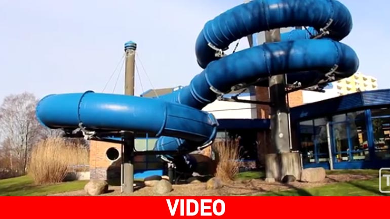 Είστε έτοιμοι να κάνετε βουτιά σε αυτήν τη μοναδική νεροτσουλήθρα;