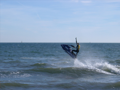 Υπερθέαμα με τζετ σκι στη διώρυγα της Κορίνθου