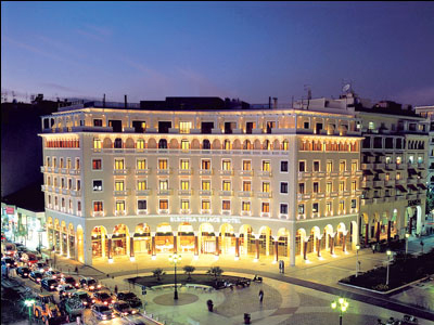 Πλατείες-στολίδια με οικονομικά σχέδια φοιτητών