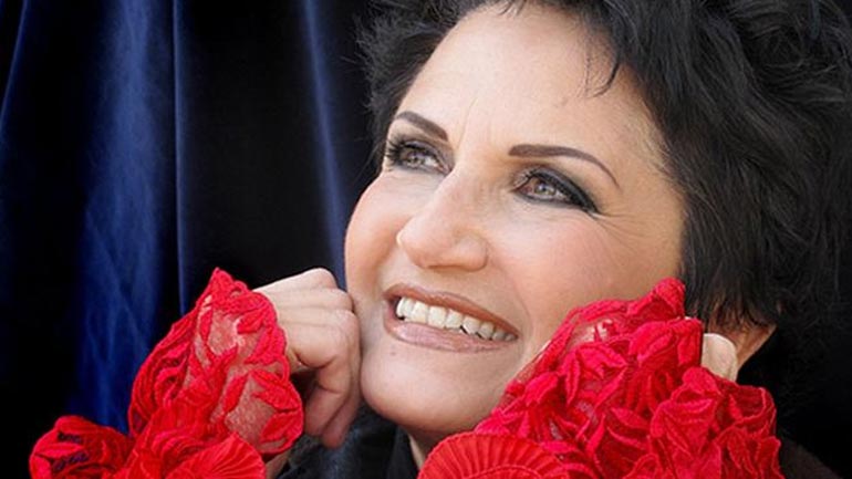 Ξαφνική αποχώρηση της Πρωτοψάλτη από τις «Τρωάδες»