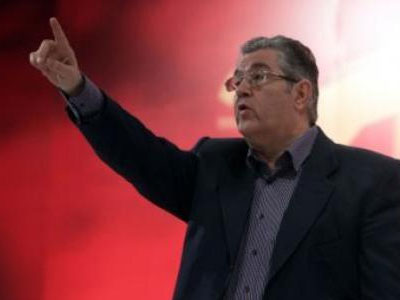 «Aντέχει το ΚΚΕ, αντέχει η νεολαία του»