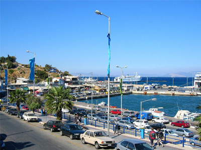 Πολύωρη ταλαιπωρία για 2.000 επιβάτες δυο πλοίων