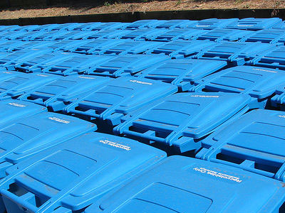 Μηνύσεις για τις κλοπές ανακυκλώσιμων από μπλε κάδους