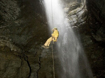 «No Place on Earth»