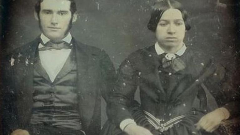 Γιατί δε χαμογελούσαν στις παλιές φωτογραφίες!