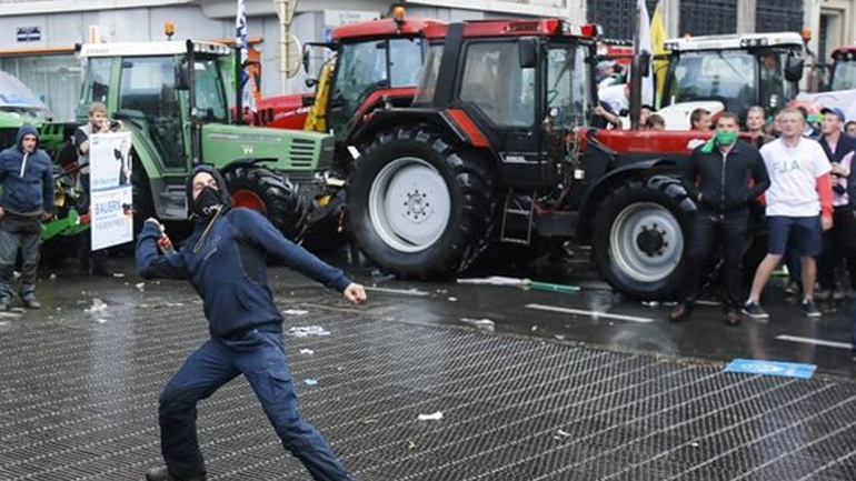 Κομισιόν: Πακέτο στήριξης για τους αγρότες ύψους 500 εκατ. ευρώ